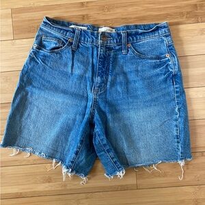 Size 6 Universal Thread Vintage Bermuda Shorts